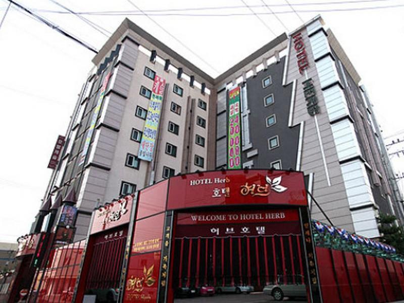 צ'אונן Herb Hotel מראה חיצוני תמונה